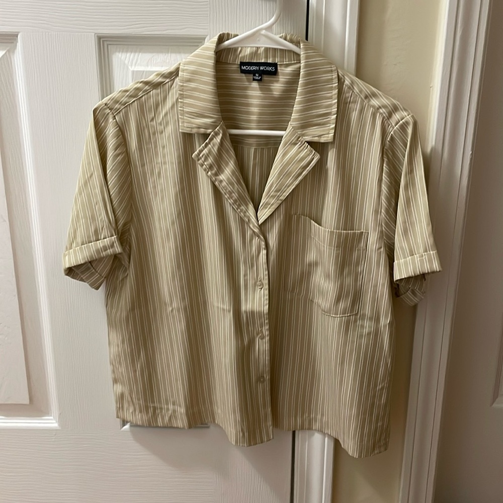 Women‘s summer blouse